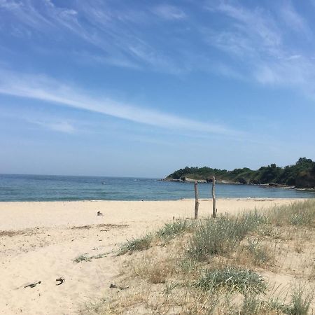 Sea Caravan On The Beach Китен Экстерьер фото
