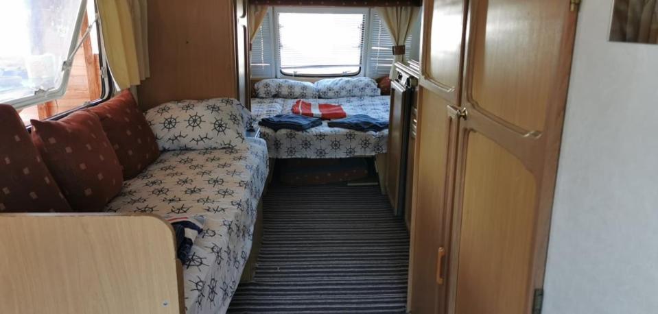 Sea Caravan On The Beach Китен Экстерьер фото