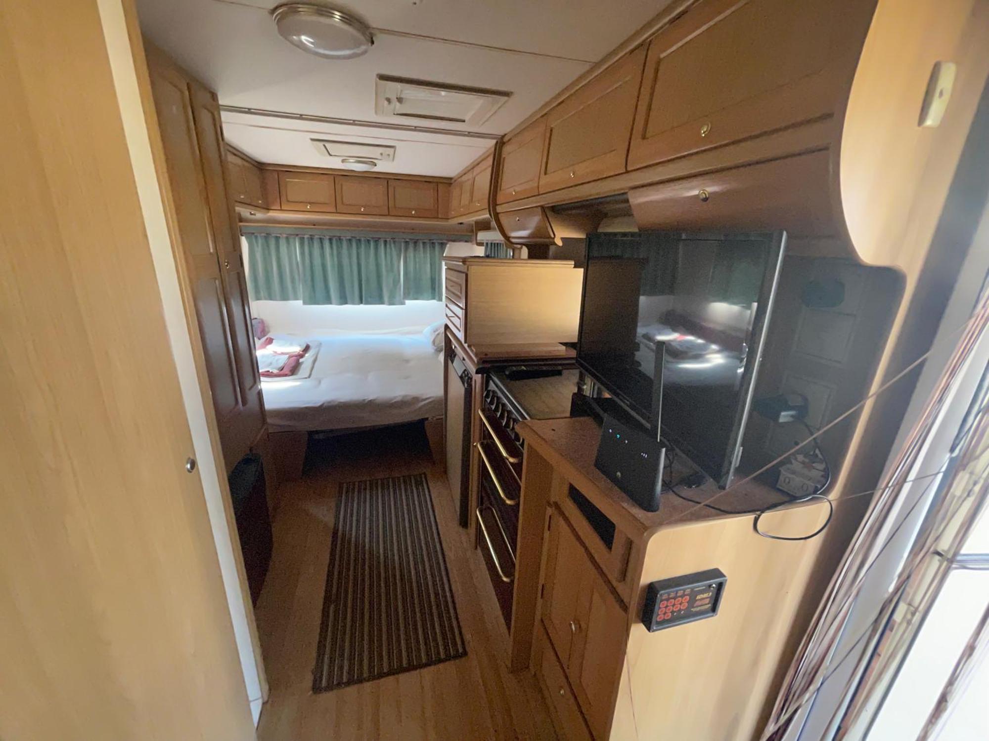 Sea Caravan On The Beach Китен Экстерьер фото