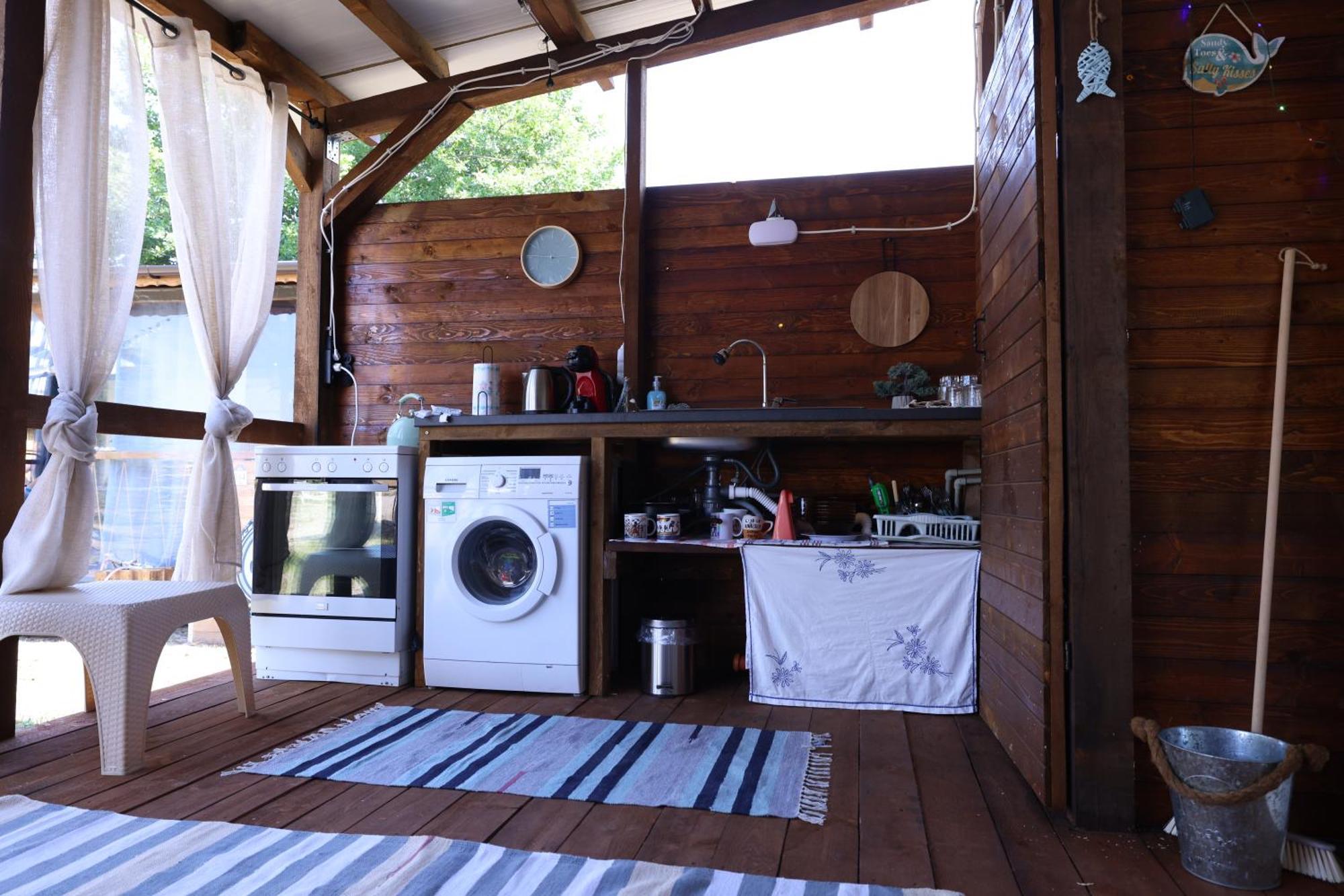 Sea Caravan On The Beach Китен Экстерьер фото