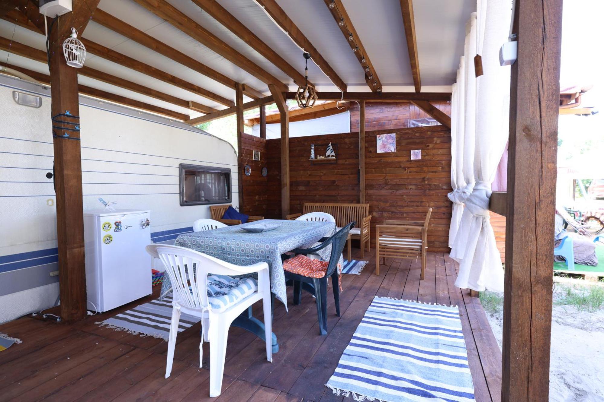Sea Caravan On The Beach Китен Экстерьер фото