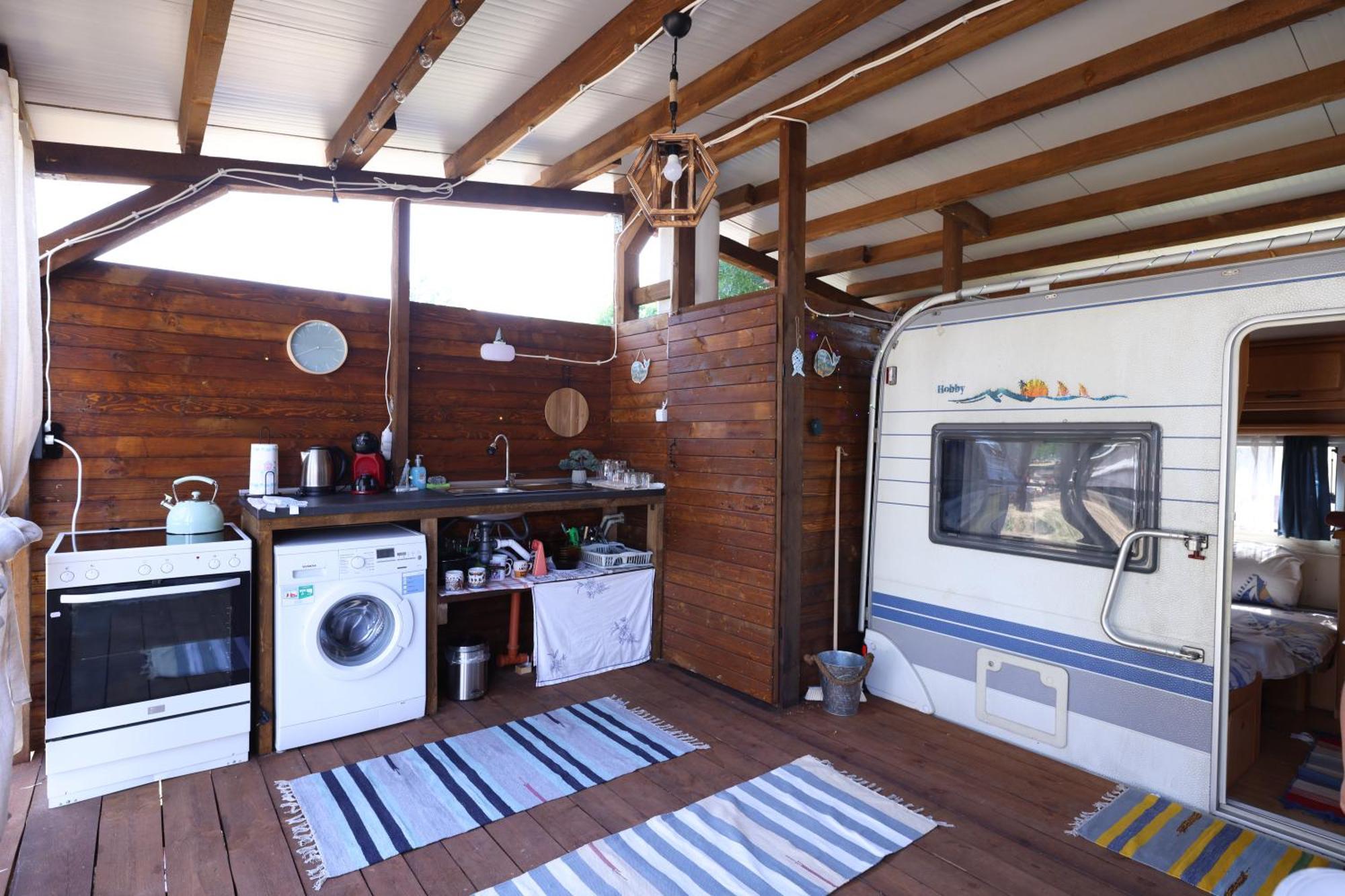Sea Caravan On The Beach Китен Экстерьер фото