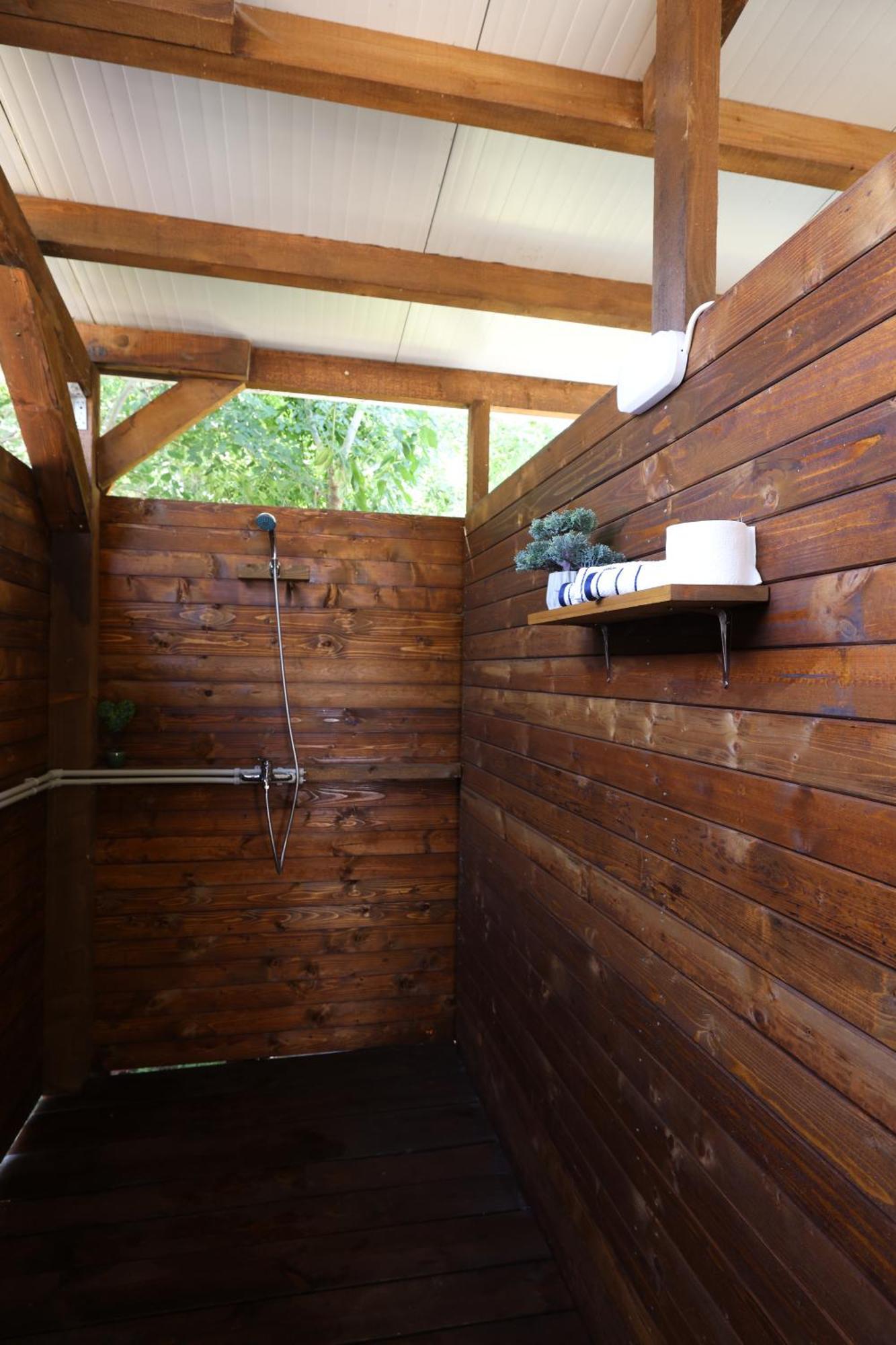 Sea Caravan On The Beach Китен Экстерьер фото
