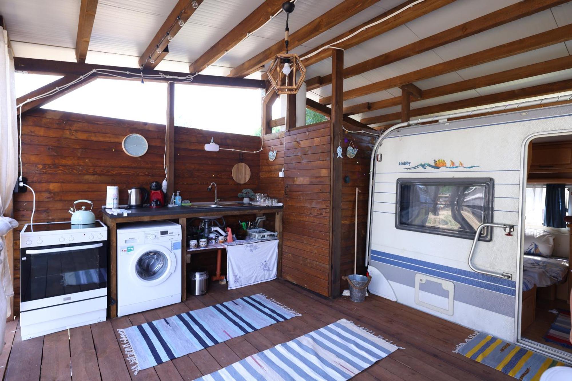 Sea Caravan On The Beach Китен Экстерьер фото