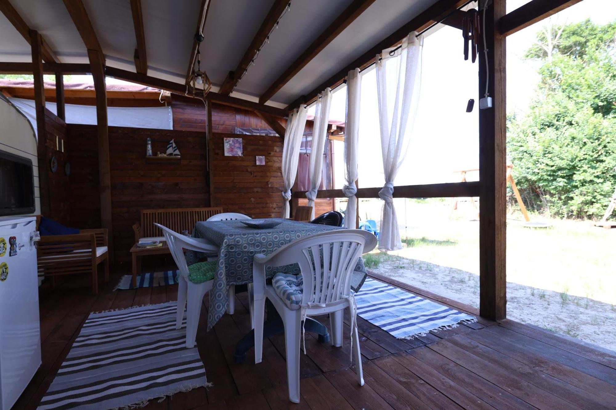 Sea Caravan On The Beach Китен Экстерьер фото