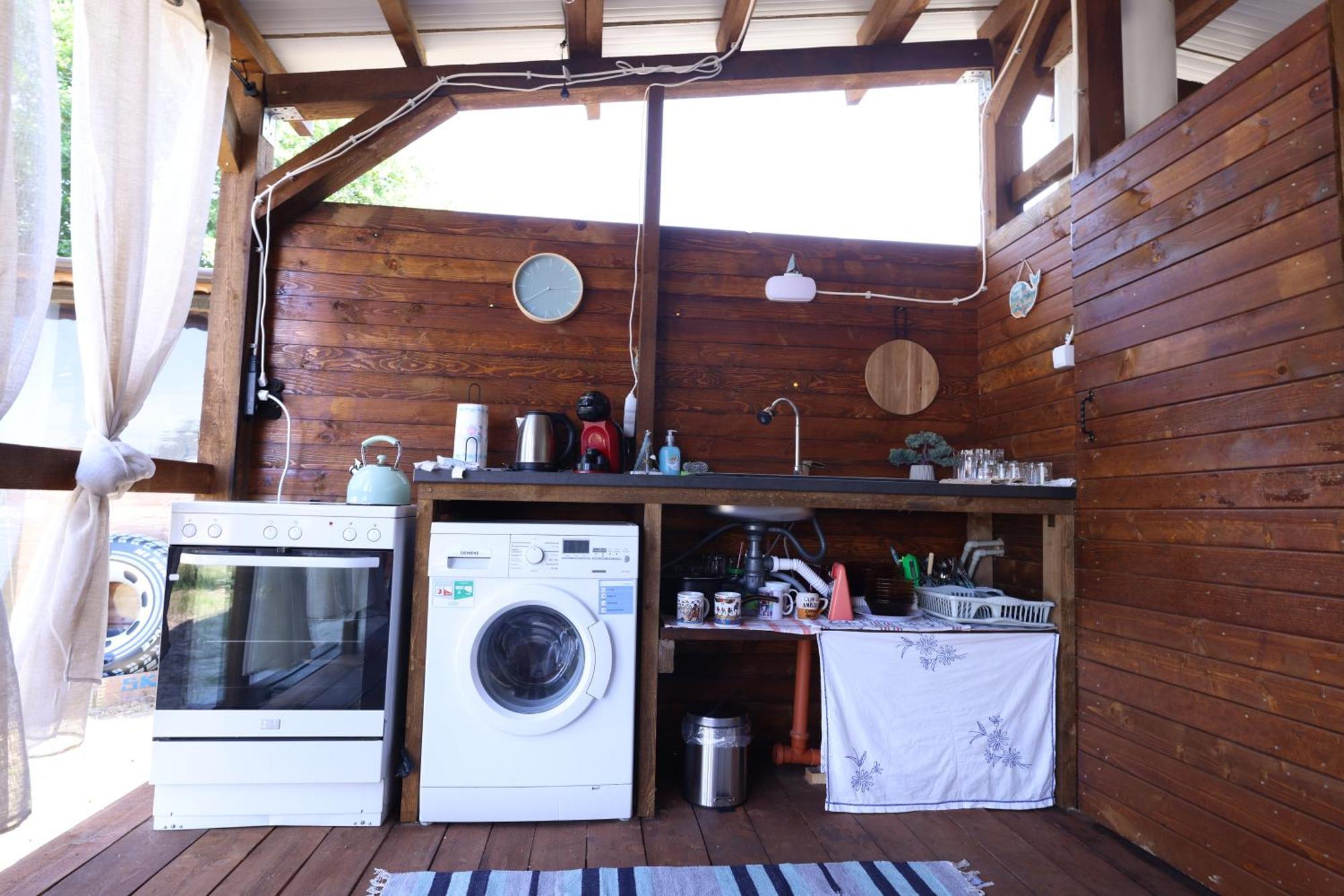 Sea Caravan On The Beach Китен Экстерьер фото