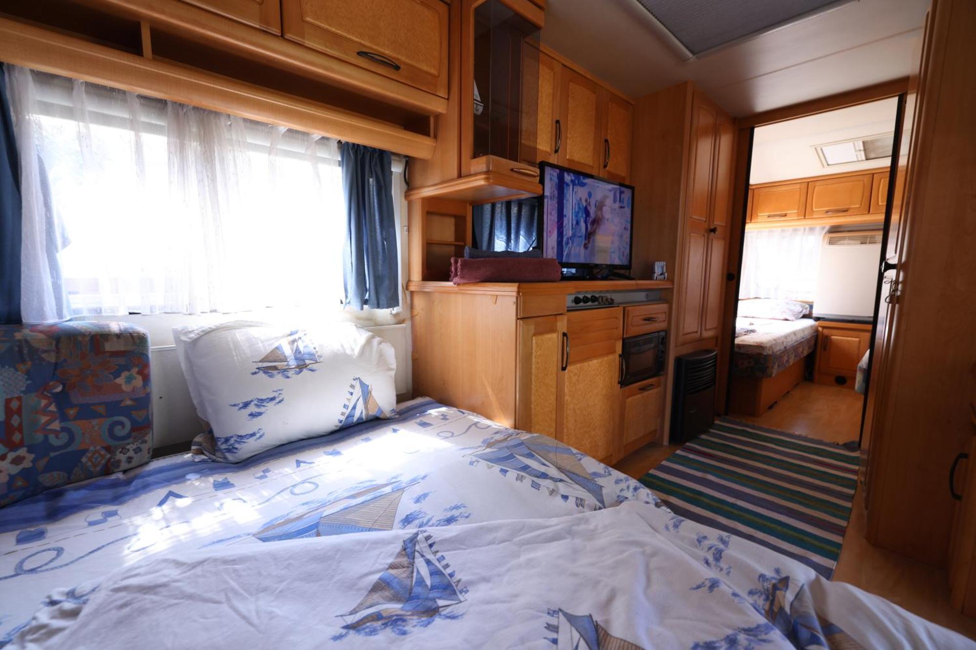 Sea Caravan On The Beach Китен Экстерьер фото